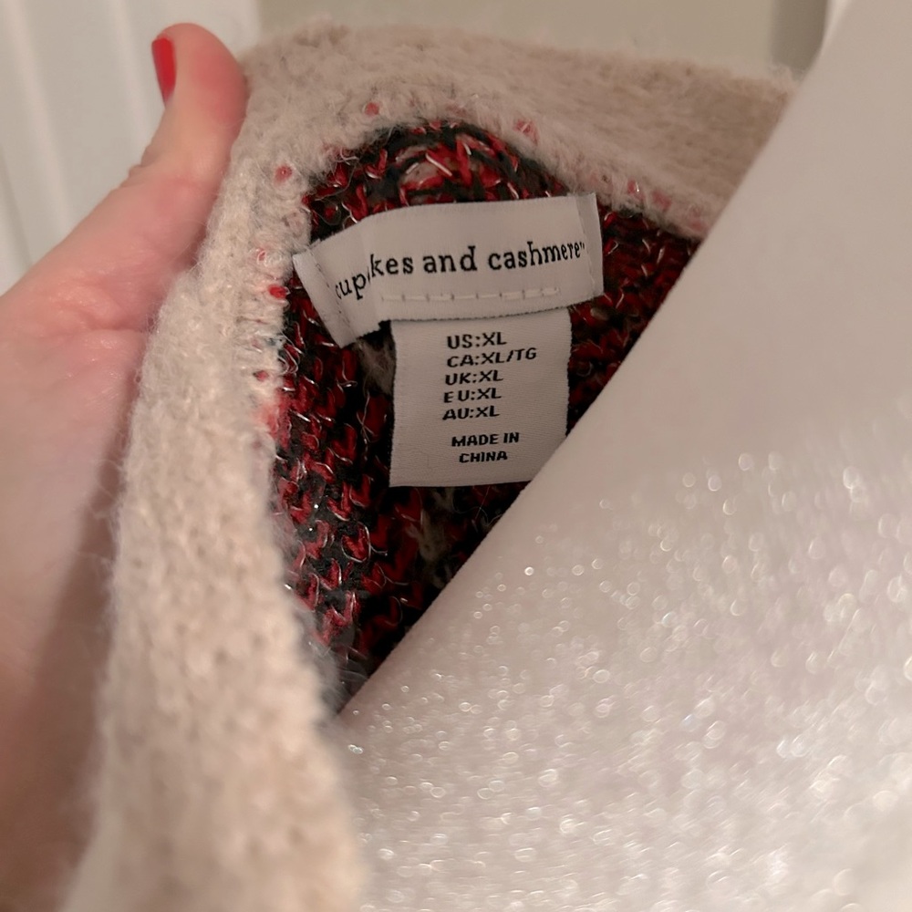 Cupcakes & Cashmere Women's Cardigan